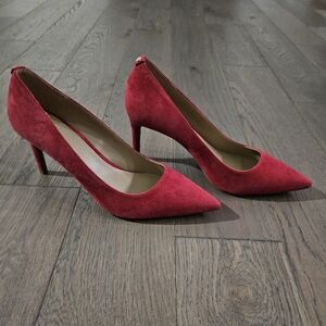 Michael Kors Alina Flex Seude Pump